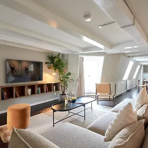 Luxury Penthouse - Private Balcony - Heart Of Lägenhet